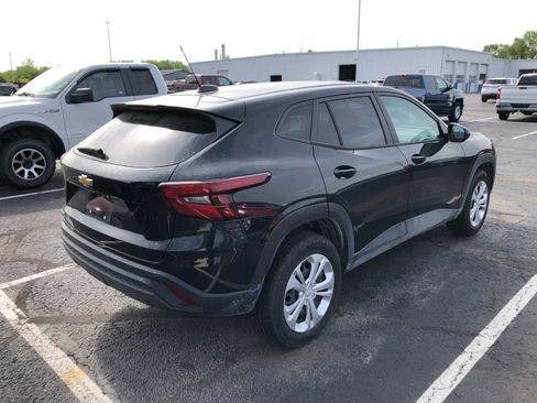 Used 2024 Chevrolet Trax LS FWD image 4