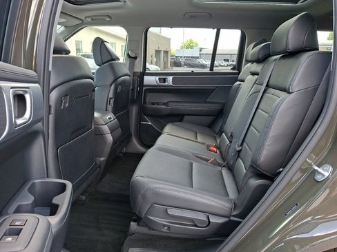 Used 2025 Hyundai Santa Fe Limited AWD/4WD image 10