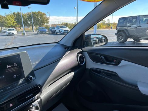 Used 2023 Hyundai Kona SEL image 31