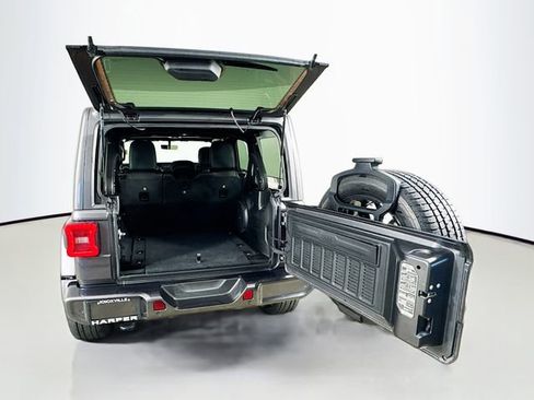Used 2020 Jeep Wrangler Unlimited Sahara AWD/4WD image 27