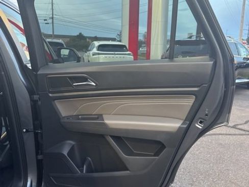 Used 2021 Volkswagen Atlas Cross Sport SEL image 18