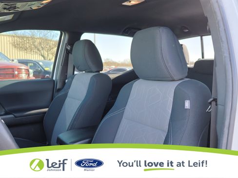 Used 2023 Toyota Tacoma TRD Off-Road image 13