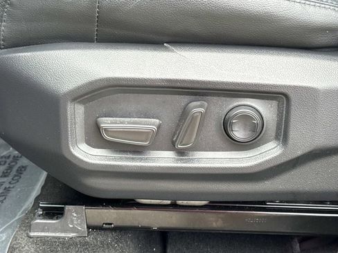 Used 2024 Toyota Tundra SR5 w/ SR5 Premium Package image 19