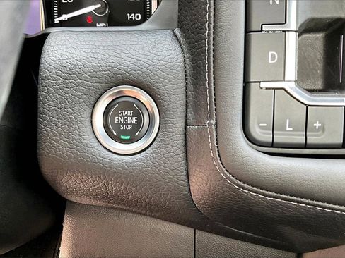 Used 2021 GMC Yukon Denali w/ Denali Ultimate Package image 28