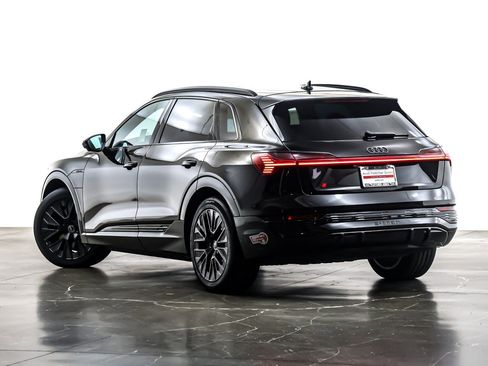 Used 2024 Audi Q8 e-tron Prestige w/ Prestige Package image 13