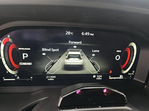 Used 2025 Nissan Rogue SL w/ Tech Package FWD image 7