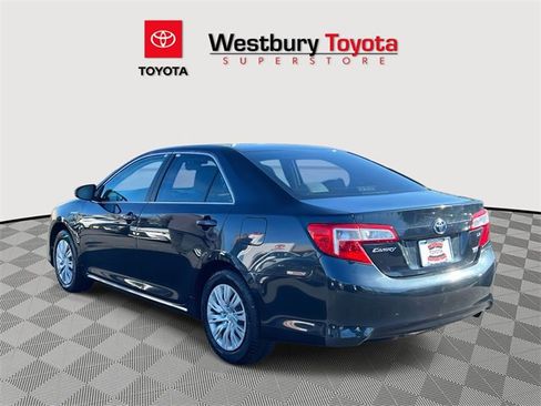 Used 2013 Toyota Camry LE image 9