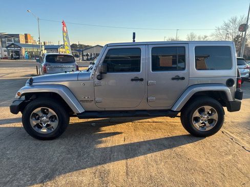 Used 2017 Jeep Wrangler Unlimited Sahara image 14