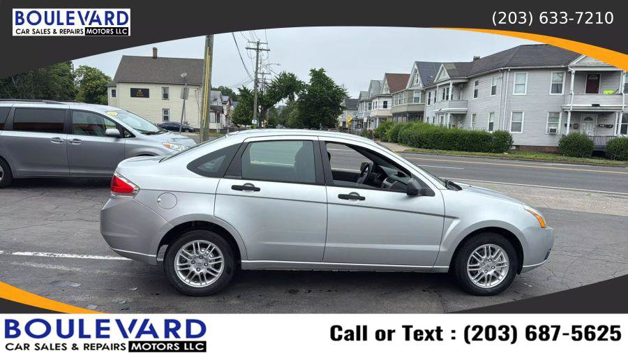 Used 2010 Ford Focus SE FWD image 8