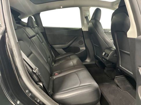 Certified 2023 Tesla Model Y Long Range AWD/4WD image 11