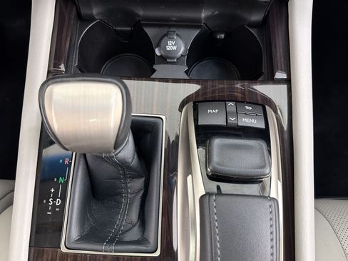 Used 2017 Lexus LS 460 L w/ Ultra Luxury Package RWD image 39
