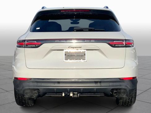 Used 2022 Porsche Cayenne Platinum Edition image 4