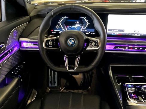 Used 2023 BMW i7 xDrive60 w/ Executive Package 2 image 5