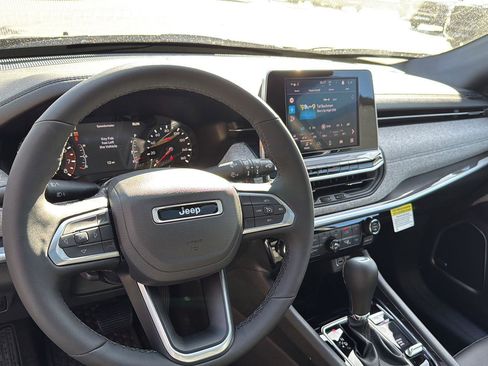 New 2026 Jeep Compass Latitude image 11