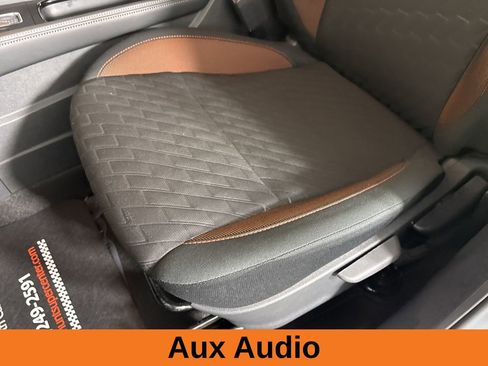 Used 2024 Nissan Kicks SR image 10