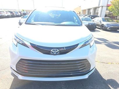 New 2025 Toyota Sienna Limited