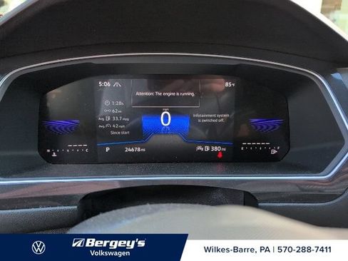 Certified 2024 Volkswagen Tiguan SE R-Line AWD/4WD image 5