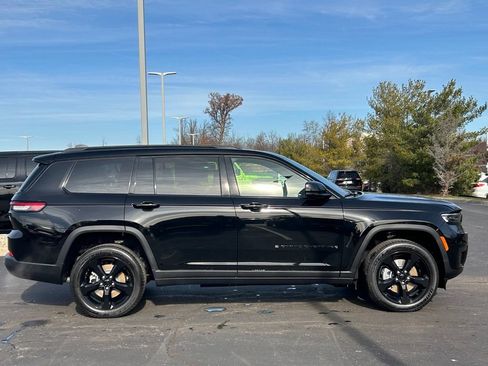 New 2025 Jeep Grand Cherokee L Altitude AWD/4WD image 8