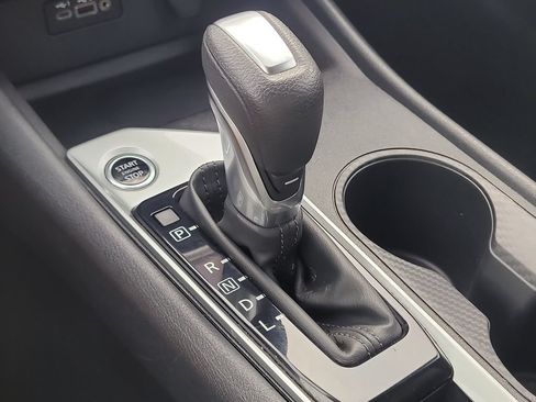 Used 2025 Nissan Altima 2.5 SV FWD image 27