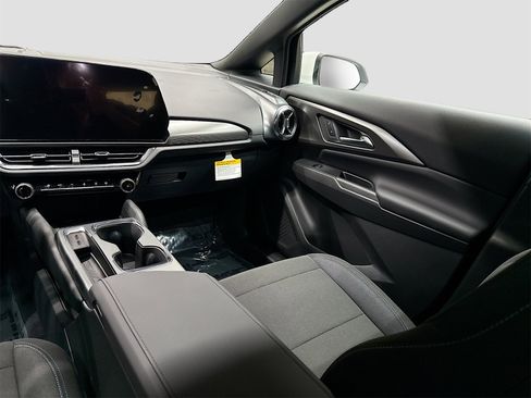 New 2026 Chevrolet Equinox EV LT w/ Comfort Package image 23