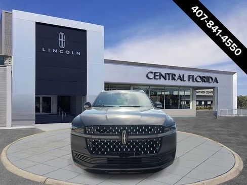 New 2026 Lincoln Navigator Black Label AWD/4WD image 2