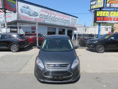 Used 2017 Ford C-MAX SE w/ Equipment Group 202A FWD image 6