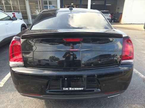 Used 2022 Chrysler 300 S w/ Comfort Group RWD image 21
