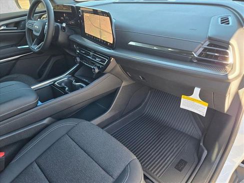 New 2026 Chevrolet Traverse LT image 17