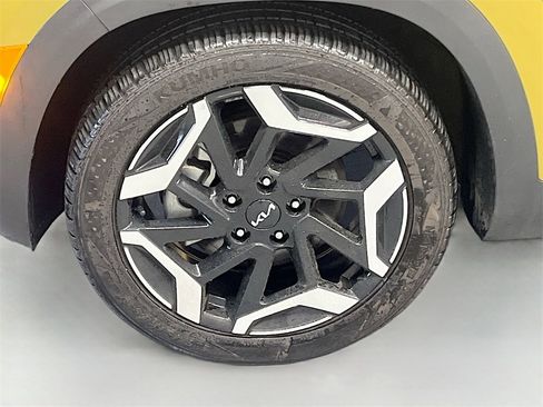 Used 2024 Kia Seltos SX image 32