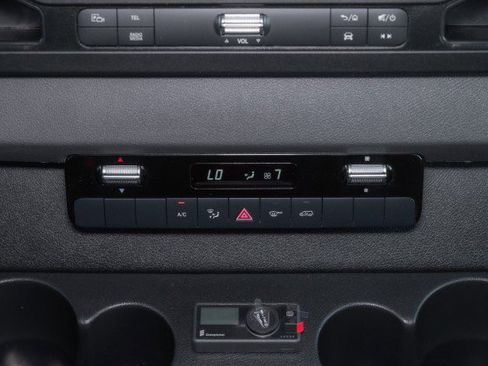 Used 2024 Mercedes-Benz Sprinter 2500 image 32