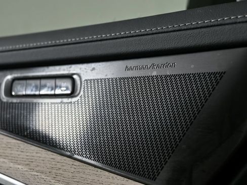 New 2026 Volvo XC90 B6 Plus w/ Protection Package Premier image 7