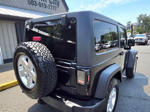 Used 2016 Jeep Wrangler Sport w/ Quick Order Package 24S AWD/4WD image 6