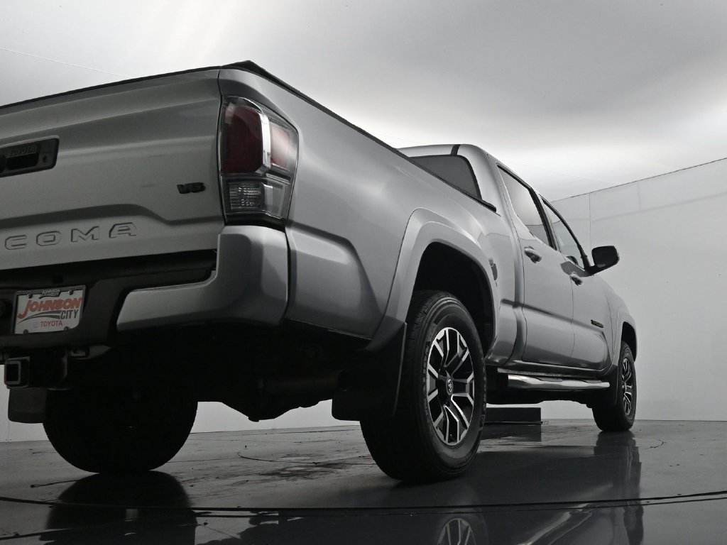Used 2022 Toyota Tacoma TRD Sport AWD/4WD image 36