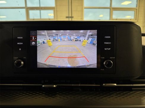 Certified 2024 Kia Carnival LX image 18