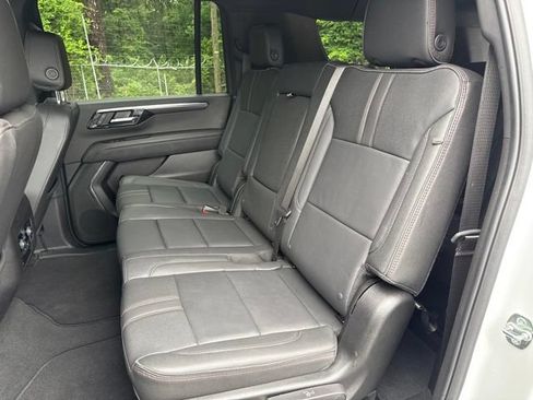 Used 2026 Chevrolet Suburban RST AWD/4WD image 23