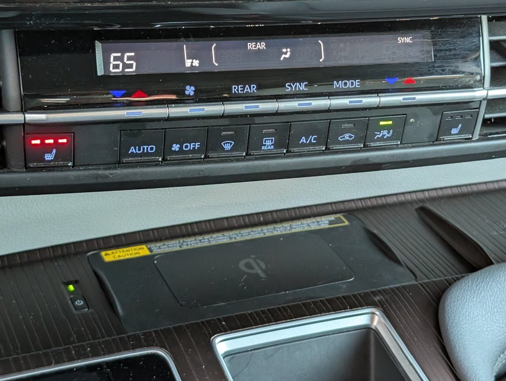 Certified 2022 Toyota Sienna XLE w/ XLE Plus Package FWD image 20