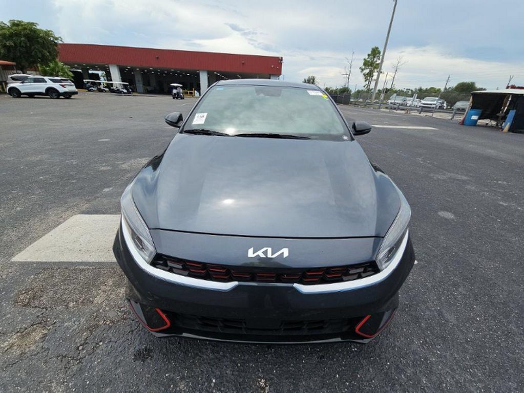Used 2023 Kia Forte GT-Line w/ GT-Line Technology Package FWD image 2