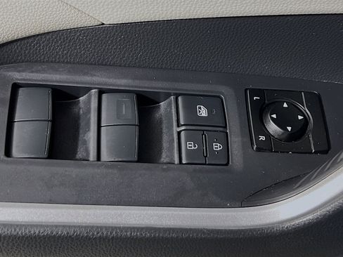 Used 2019 Toyota RAV4 XLE image 17