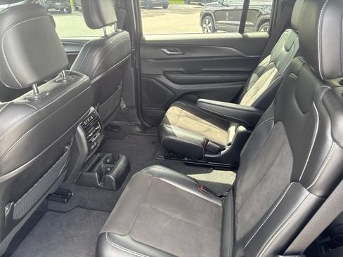 Used 2024 Jeep Grand Cherokee L Laredo AWD/4WD image 8