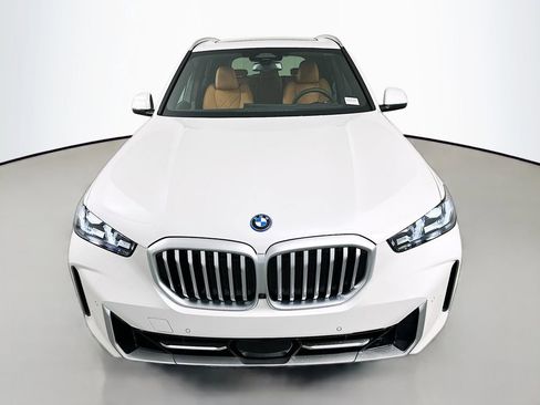New 2026 BMW X5 xDrive50e w/ Premium Package image 2