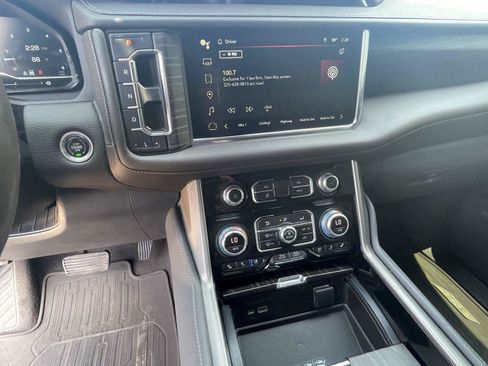 Used 2022 GMC Yukon Denali AWD/4WD image 20