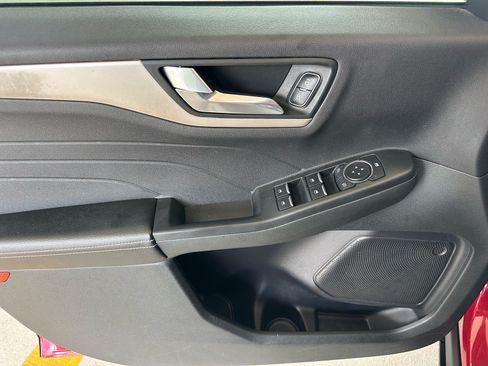 Used 2022 Ford Escape SEL FWD image 15