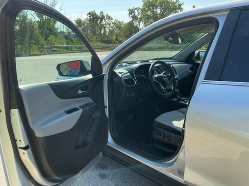 Used 2021 Chevrolet Equinox LT FWD image 15