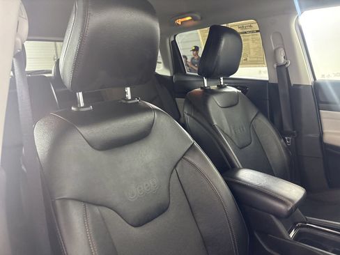 Used 2022 Jeep Compass Limited AWD/4WD image 29