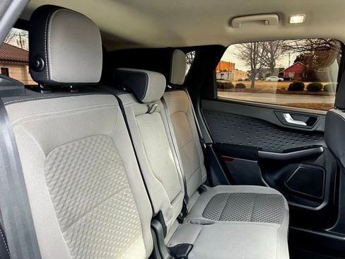 Used 2020 Ford Escape SE image 21