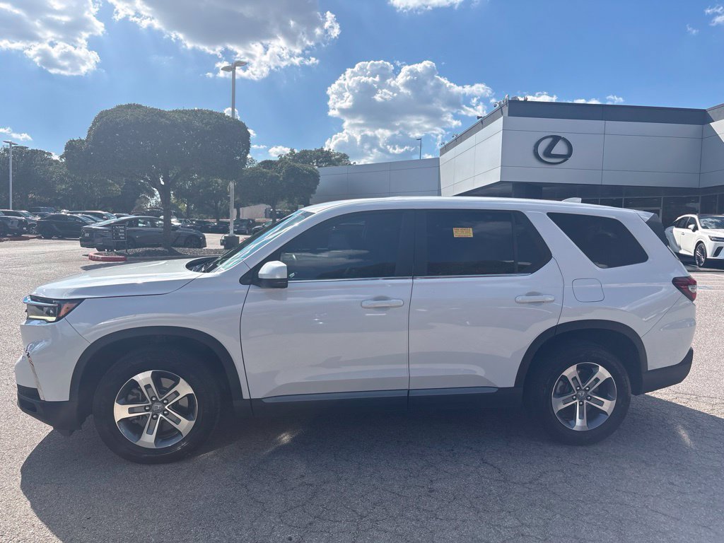Used 2024 Honda Pilot EX-L image 2