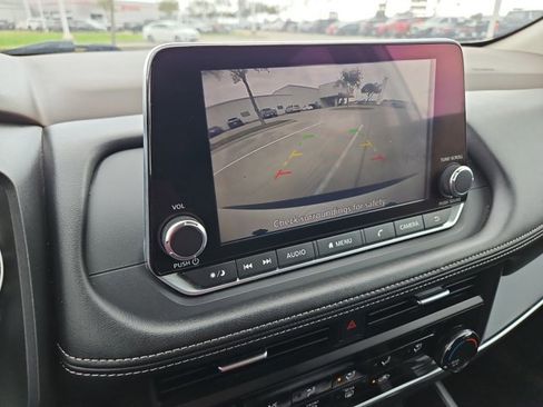 Used 2023 Nissan Rogue S image 13