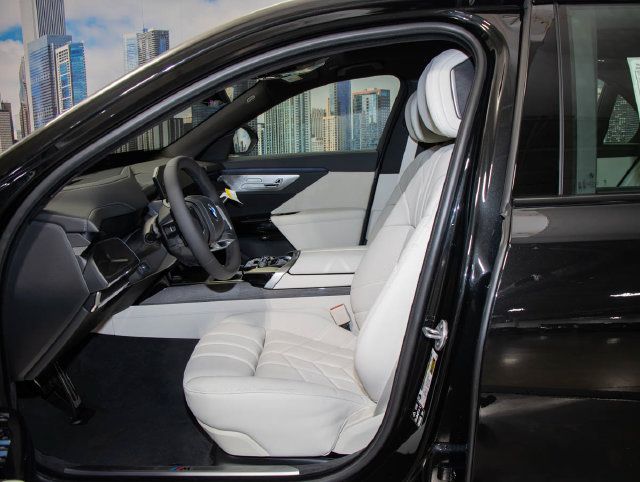 Used 2027 BMW 740i xDrive w/ Executive Package AWD/4WD image 20