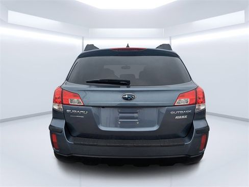 Used 2014 Subaru Outback 2.5i Limited image 4