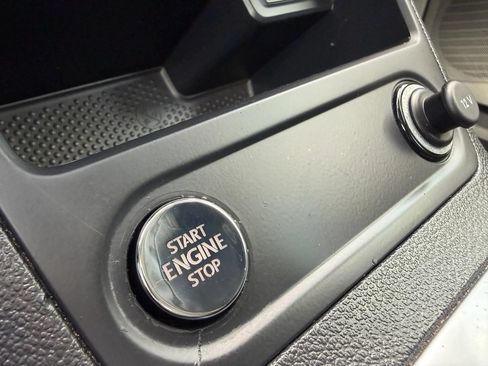 Used 2016 Volkswagen Tiguan S FWD image 32